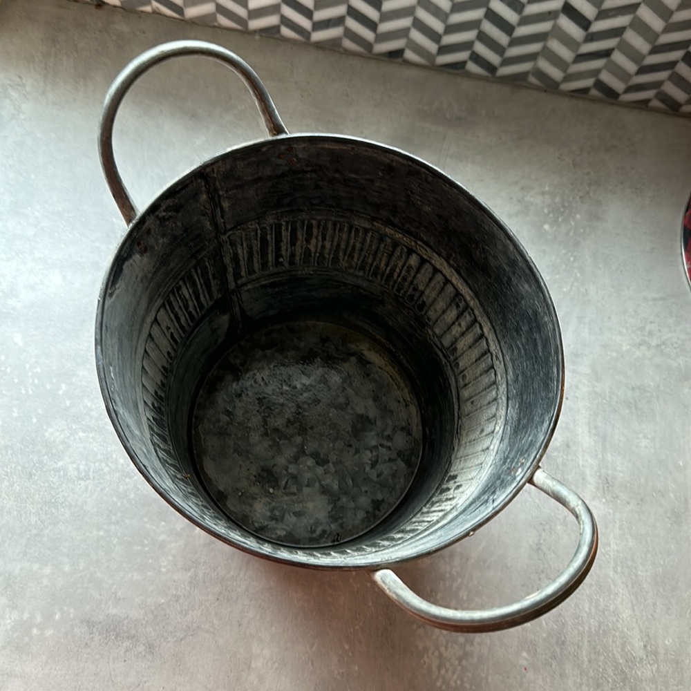 Rustic planter - Picture 2 of 2